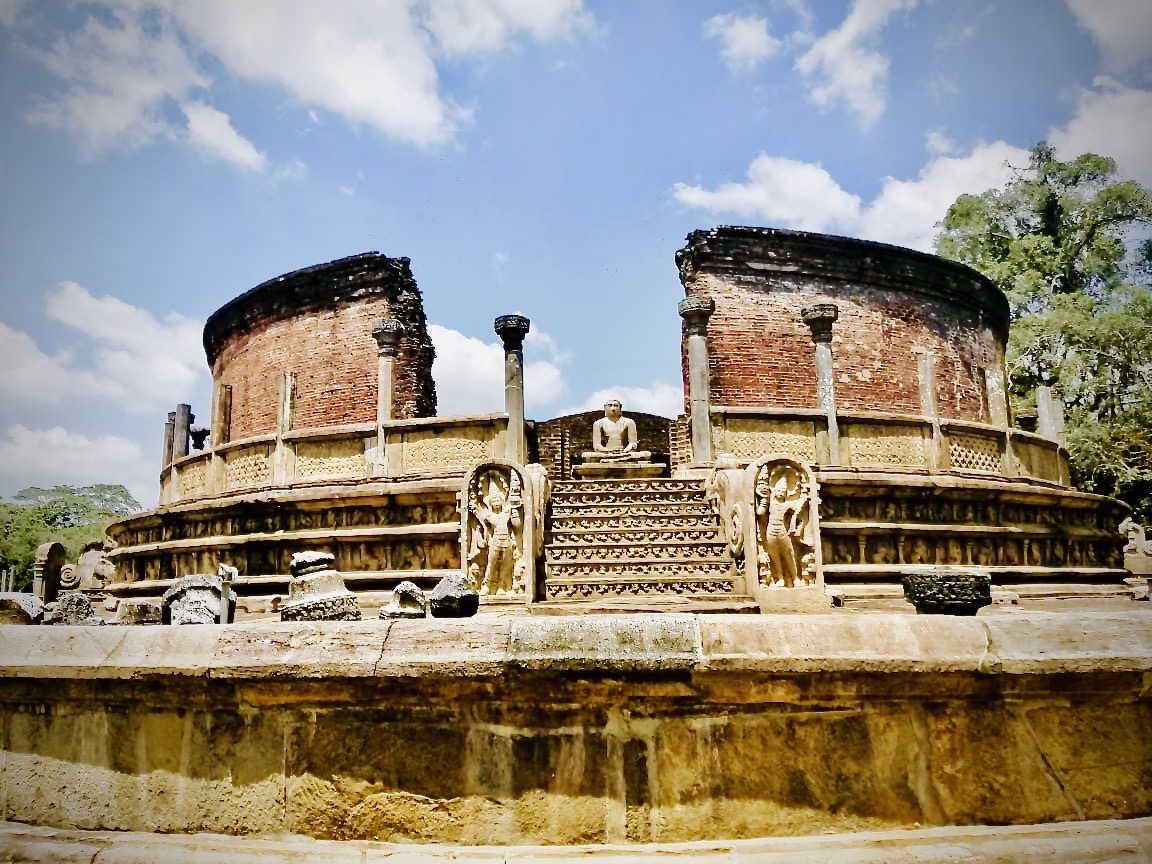 Days 4 - 5 Anuradapura & Sigiriya UNESCO world Heritage / Trncomalee