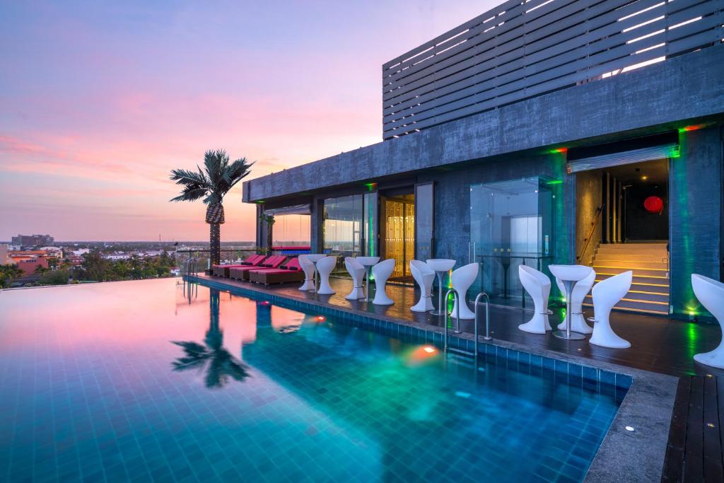Regal Reseau Hotel