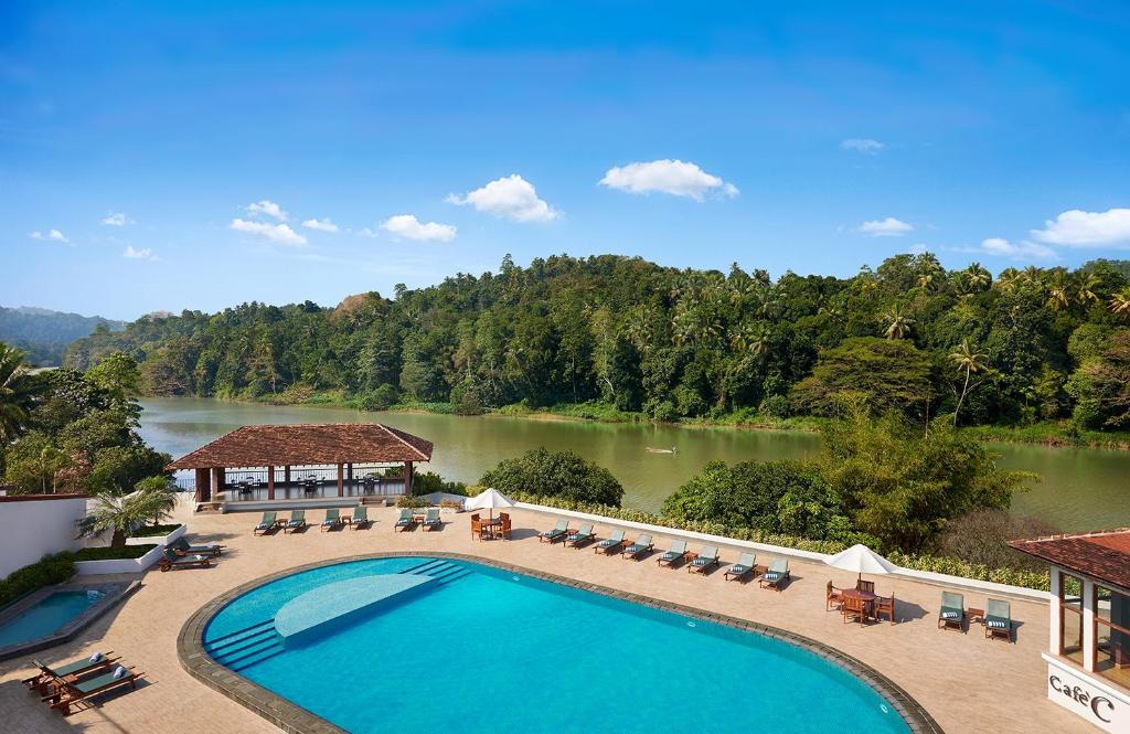 Cinnamon Citadel Hotel