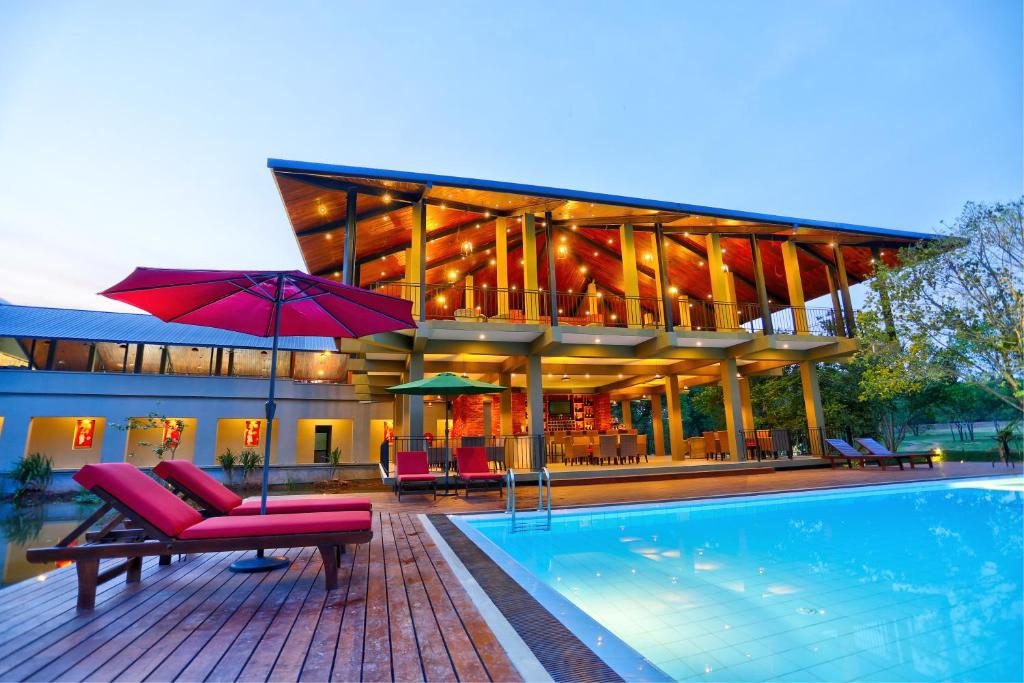 Tropical Life Resort & Spa